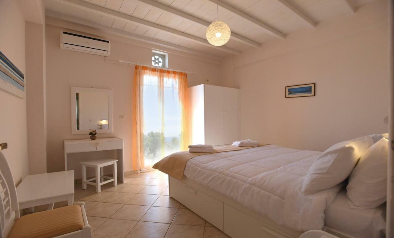 Nostos Beachfront Apartments & Studios Agios Ioannis  Eksteriør billede