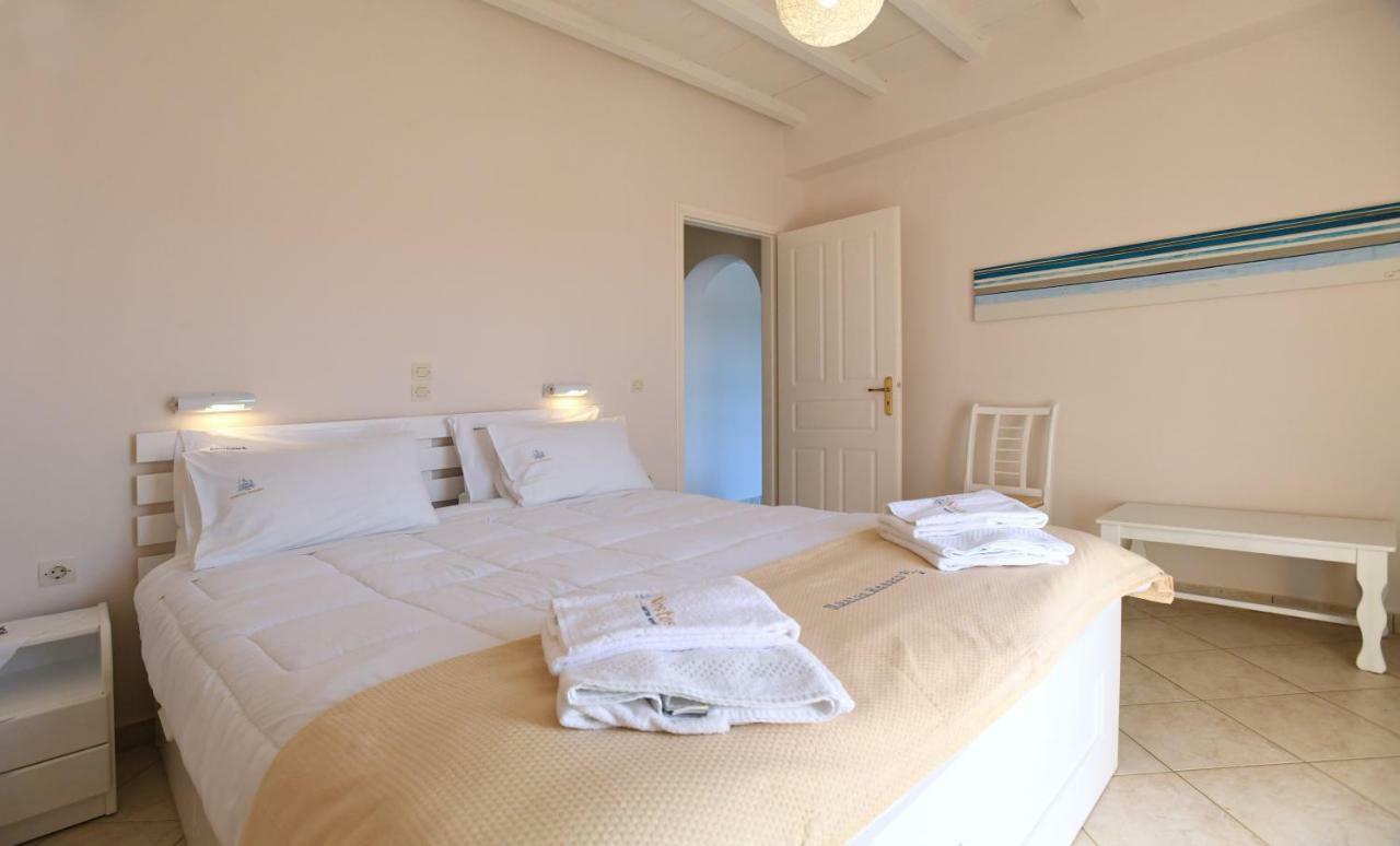 Nostos Beachfront Apartments & Studios Agios Ioannis  Eksteriør billede
