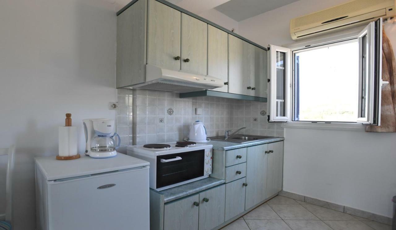 Nostos Beachfront Apartments & Studios Agios Ioannis  Eksteriør billede