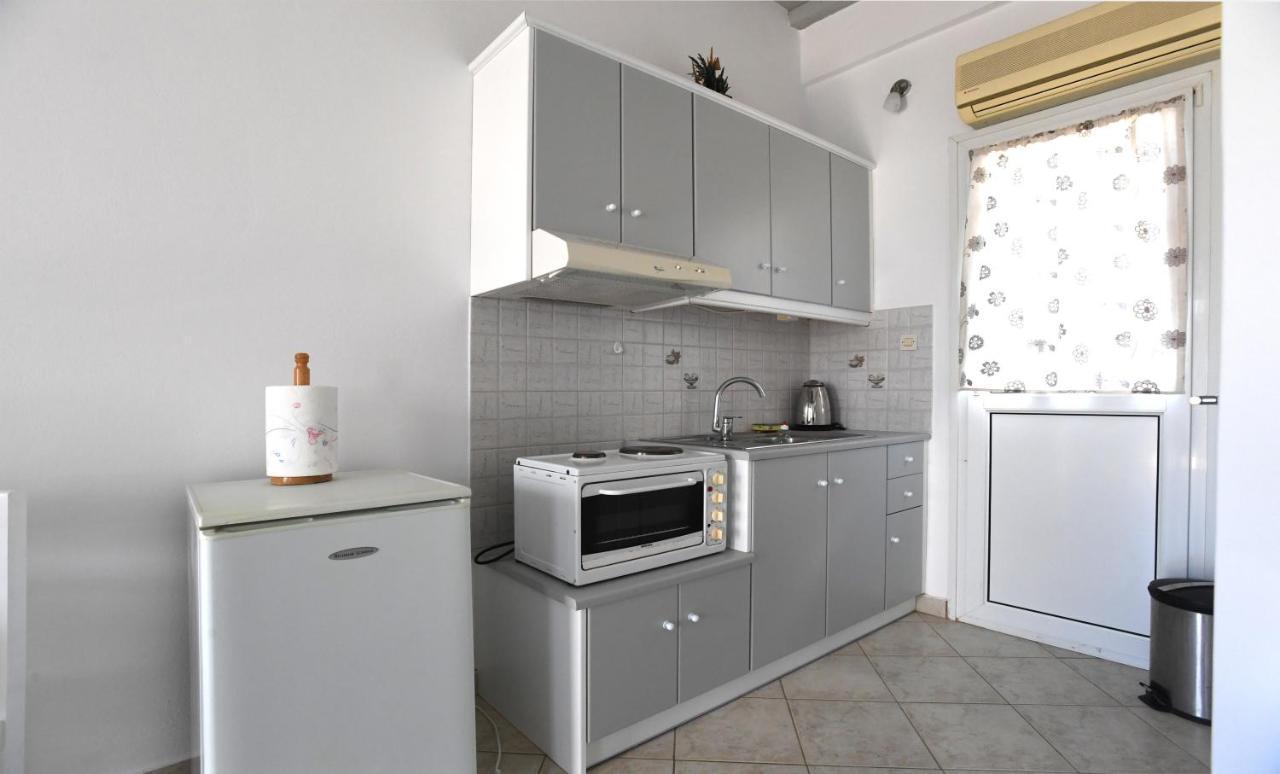 Nostos Beachfront Apartments & Studios Agios Ioannis  Eksteriør billede